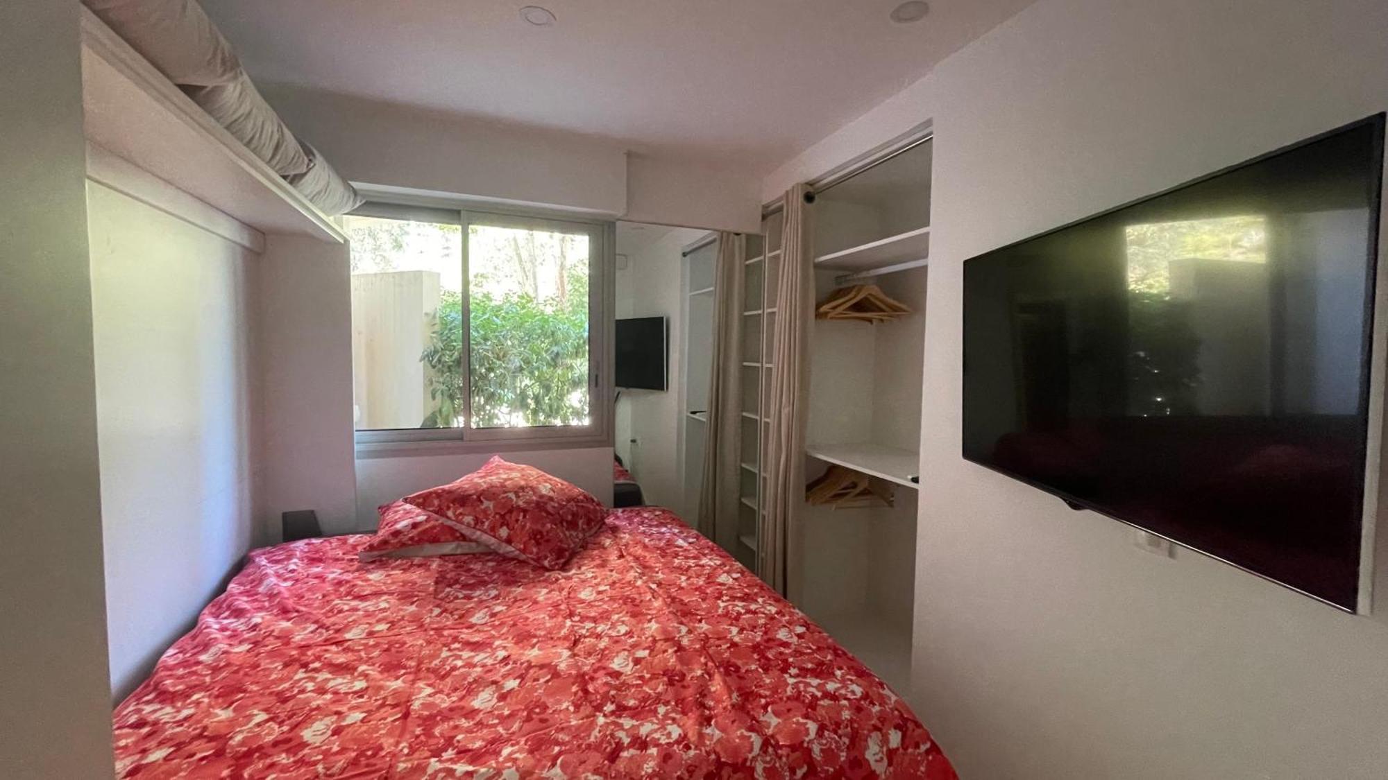 Appartement 2 Chambres Vue Mer Panoramique, Proche Croisette Cannes Валлорис Экстерьер фото